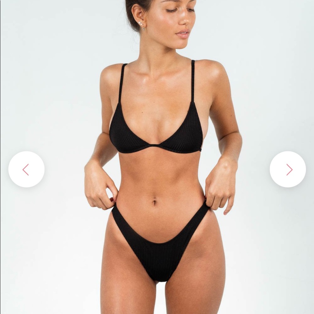 NWT No bad Addiction Black Bikini Top SMALL